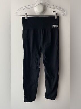 PINK (VICTORIA’S SECRET) “COOL & COMFY” SEAMLESS LEGGINGS - SIZE M!
